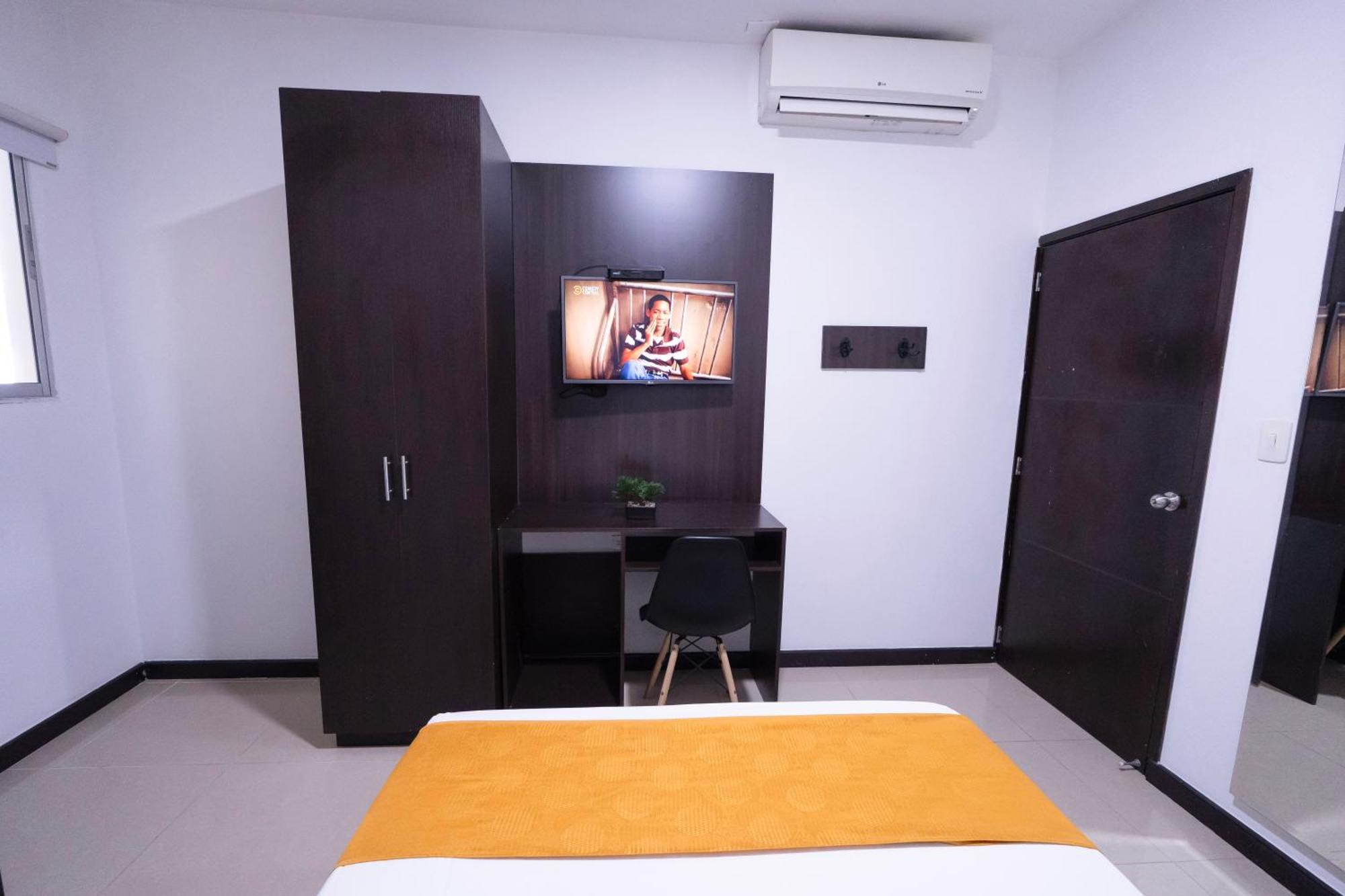 Sixth House Hotel 3*