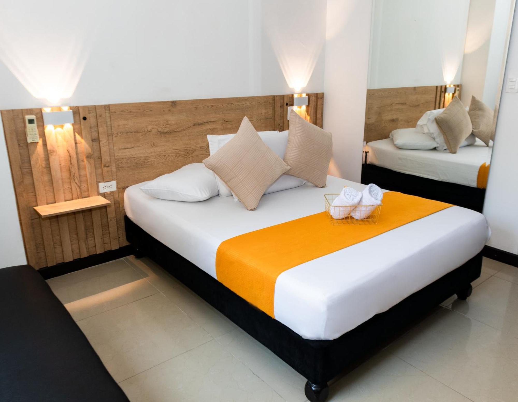 Sixth House Hotel 3*