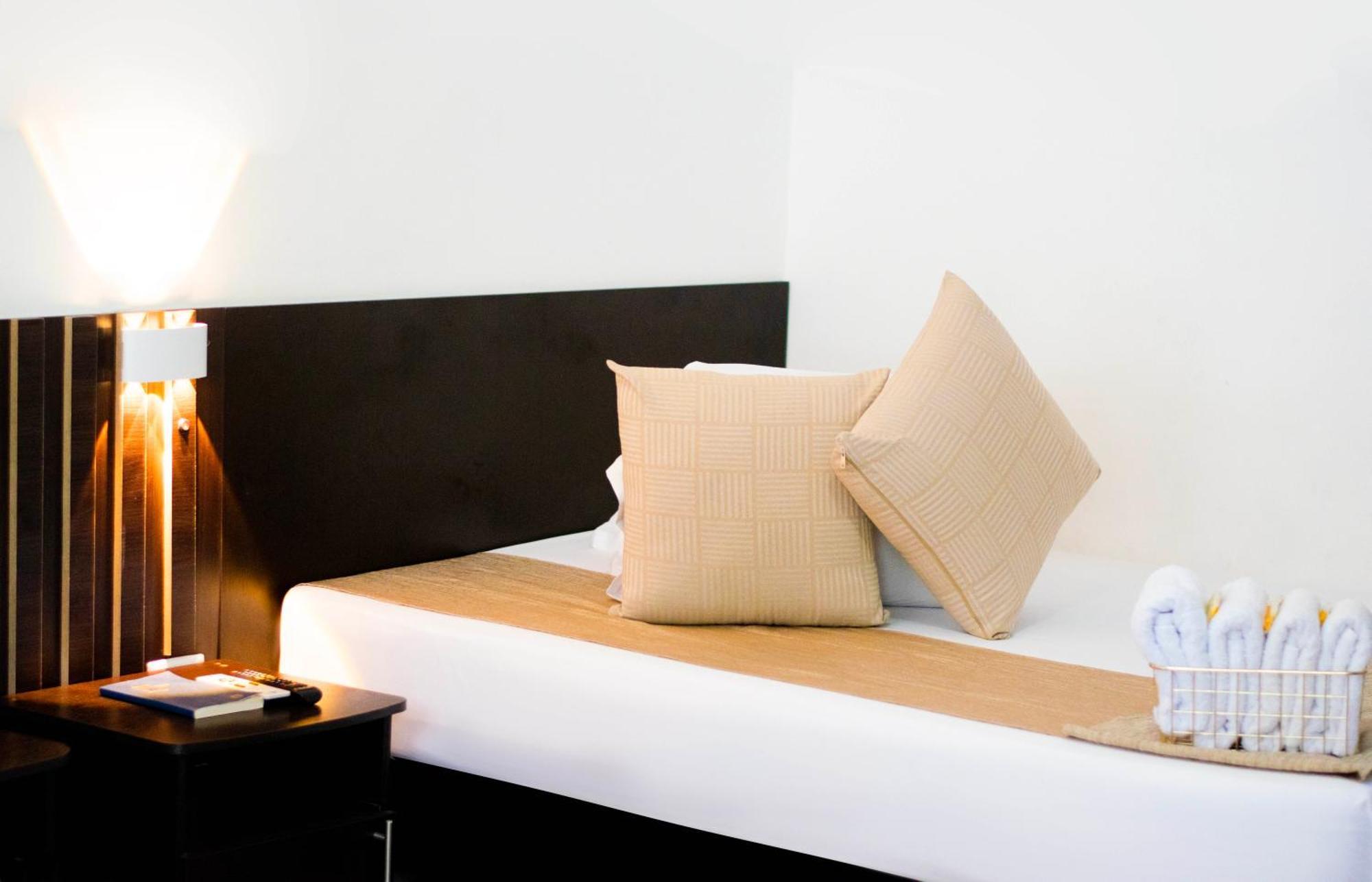 Sixth House Hotel