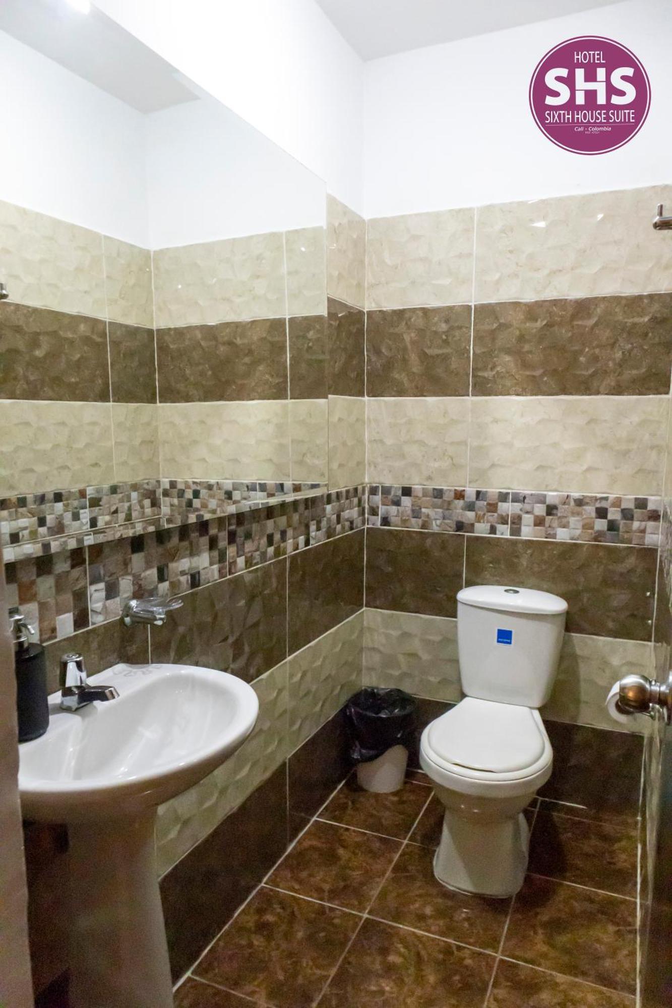 Sixth House 3* Cali